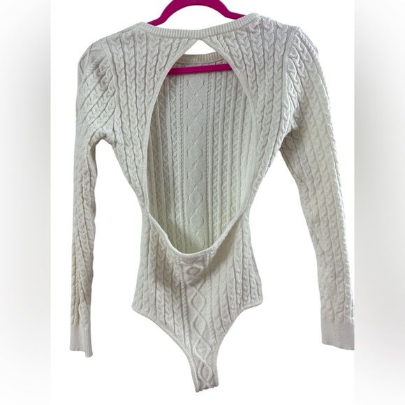 Le Lis Cream Cable Knit Crewneck Sweater - Picture 2 of 6